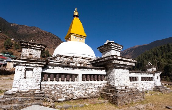 Stupa and prayer wheels in Junbesi village