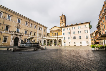 Fototapeta na wymiar Piazza di Santa Maria in Trastevere - Roma