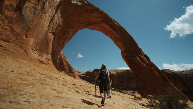 two women hiking 
