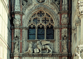 Fototapeta na wymiar Details of the Basilica on Piazza San Marco, Venice, Italy