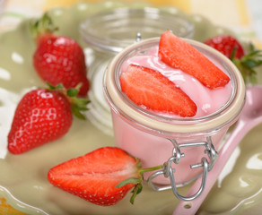 Yogurt with strawberries