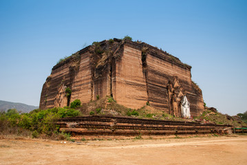 Fototapeta na wymiar Ruined Mingun pagoda in Mandalay, Myanmar
