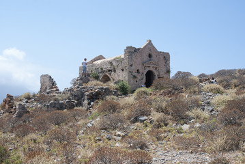 Fototapeta na wymiar Старинная крепость на острове