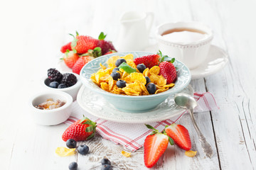 Cornflakes with berries