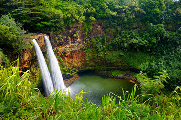 Majestic twin Wailua waterfalls on Kauai - obrazy, fototapety, plakaty