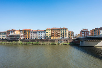 Fototapeta na wymiar Veduta dei Lungarno Gambacorti di Pisa