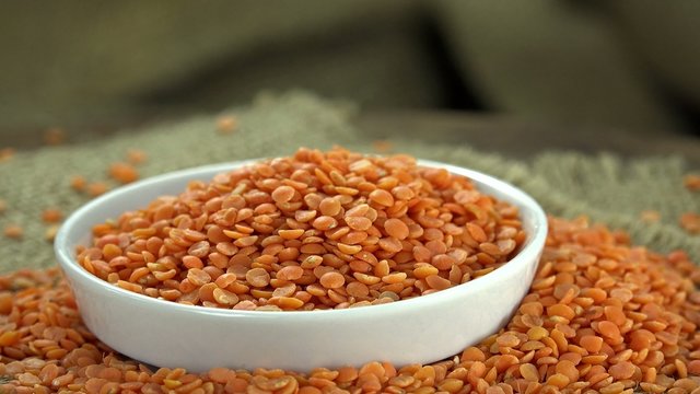 Rotating Red Lentils (seamless loopable 4K footage)