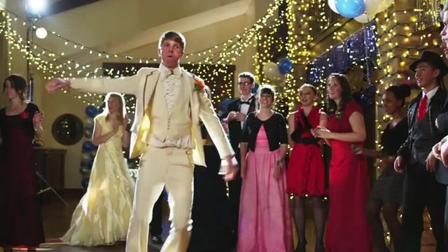 WS Students dancing on prom night / Cedar Hills, Utah, USA