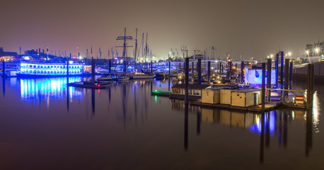 hamburg baumwall harbor site at night