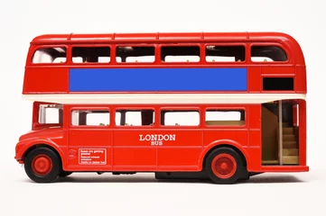 Foto op Plexiglas Rode bus geïsoleerd op witte achtergrond © nimon_t