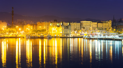 Fototapeta na wymiar Port Vell at Barcelona in night