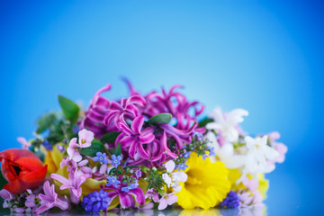 Fototapeta na wymiar beautiful bouquet of spring flowers,