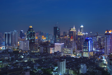 Fototapeta na wymiar city scape in heart of bangkok thailand with beautiful lighting