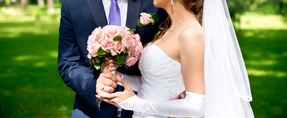 wedding couple and bouquet