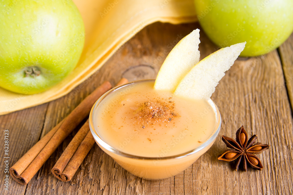 Wall mural apple sauce with cinnamon