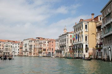 Fototapeta na wymiar Les façades du grand canal de Venise