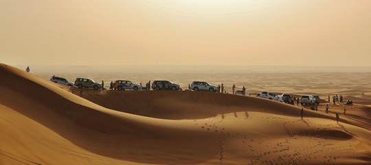 Fototapeta premium cars in desert