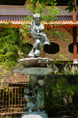 Fototapeta na wymiar Abundant Sculpture in Sam Poh Tong, Ipoh, Malaysia