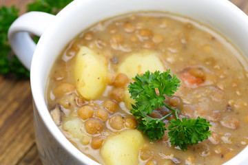 selbstgemachte linsensuppe