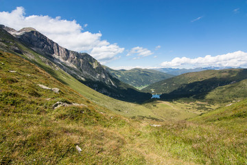 Fototapeta na wymiar Blick ins Obernbergtal vom Portjoch