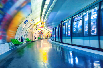 Fototapeta premium Stacja metra w Paryżu