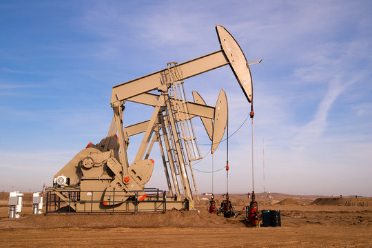 North Dakota Oil Pump Jack Fracking Crude Extraction Machine