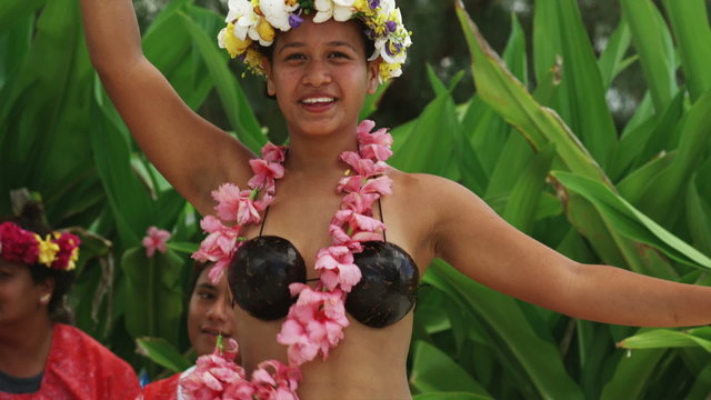 Hawaiian Woman Her Coconut Bra Looking Stock Photo 263735279