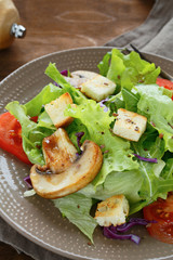 crispy salad with mushrooms and croutons