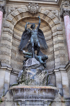 Fontana di Saint-Michel