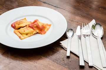 primo di ravioli, pasta italiana fatta in casa