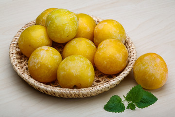 Yellow plums