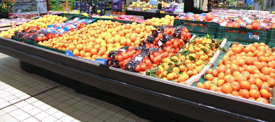 Étalage de fruits et légumes 