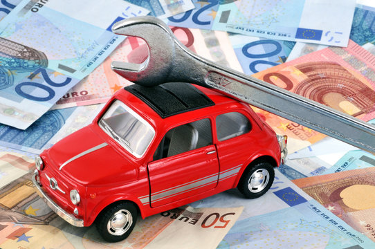 Concept du co&ucirc;t des r&eacute;parations d'une voiture