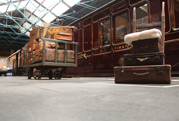 Obraz premium Old Fashioned Steam Railway Platform Scene