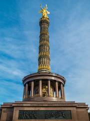 Berliner Siegessäule mit Siegesgöttin Viktoria am Großen Stern