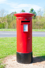 Fototapeta na wymiar Red British mailbox