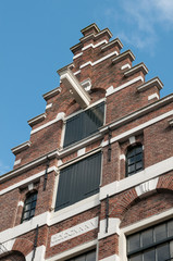 ein altes haus in amsterdam