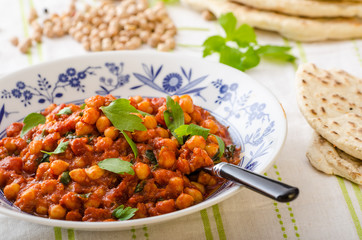 Spinach chickpea curry