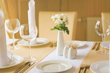 table set restaurant