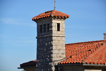 chimenea rustica de piedra © uzkiland