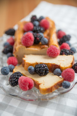 Käsekuchen mit Beeren