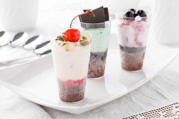 Dessert freddo nel bicchierino