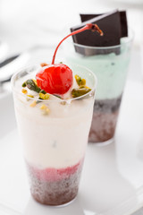 Dessert freddo nel bicchierino