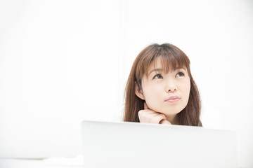 Fototapeta premium ベッドでPC