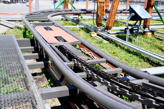 Kettenlift mit R&uuml;ckfahrschutz einer Achterbahn