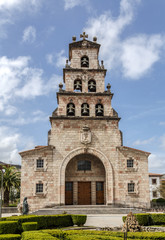 Fototapeta na wymiar Church of the Assumption of Cangas de Onis