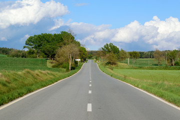Carretera en los campos