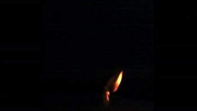 Zeitlupe eines z&uuml;ndenden Streichholzes - Aufnahme mit 5000 fps 