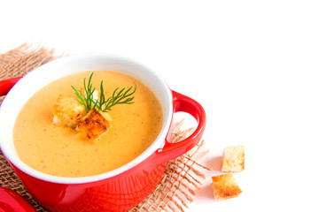 Cream soup with croutons