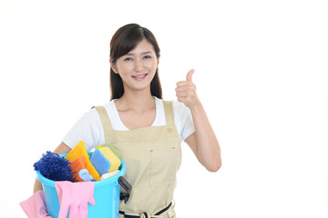 掃除をする女性